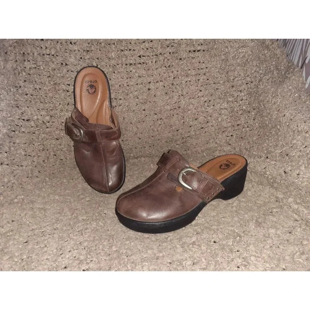 CROCS-Cobbler Buckle Clog Mules Brown Leather 15513-Sz 9-Excellent